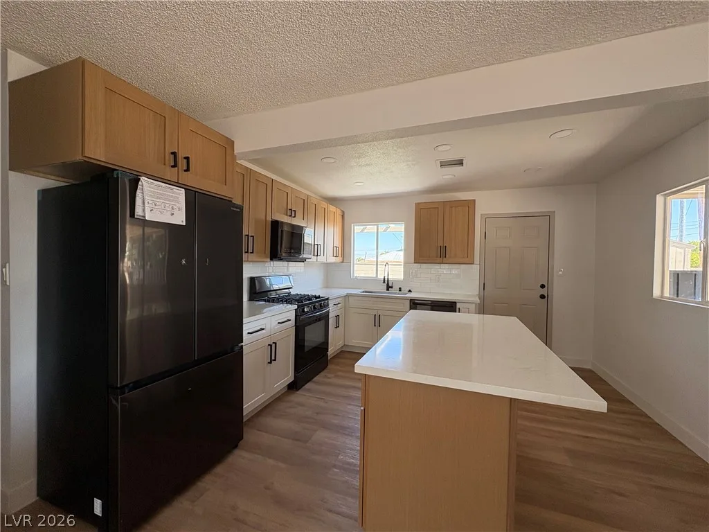 148 Fir Street — photo 2