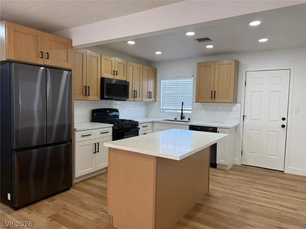 148 Fir Street — photo 3