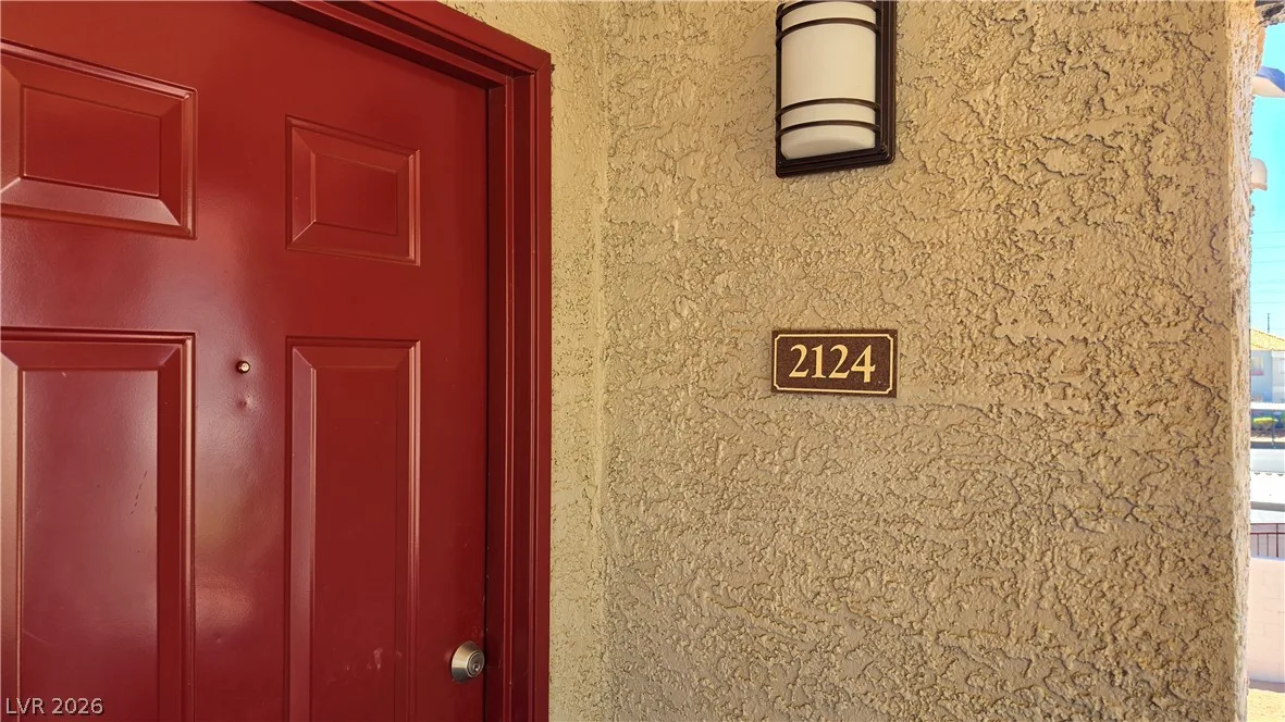 8600 CHARLESTON Boulevard 2124 — photo 2