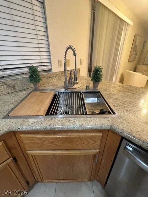 3804 West Red Coach Avenue — photo 5
