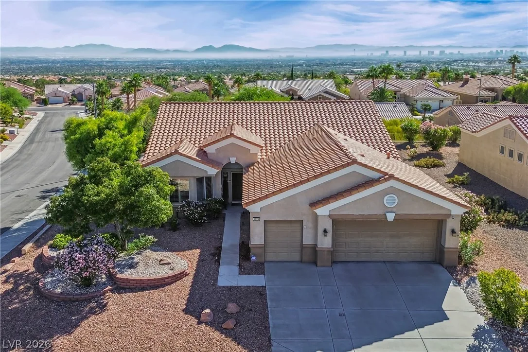 2128 Sun Cliffs Street — photo 1