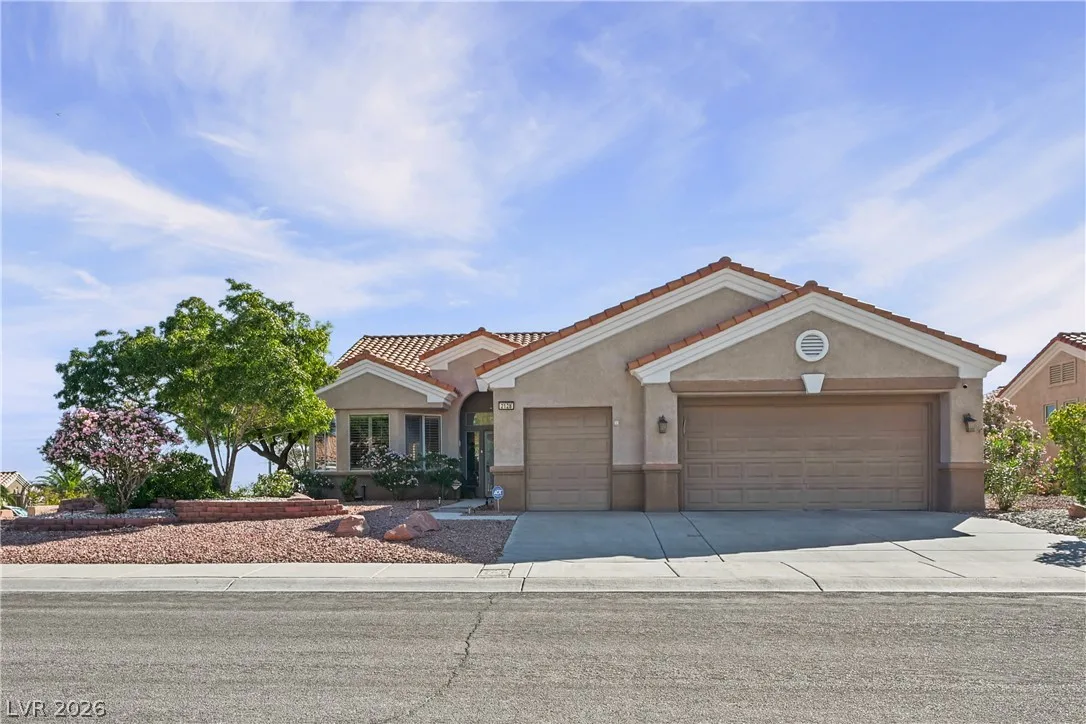 2128 Sun Cliffs Street — photo 2