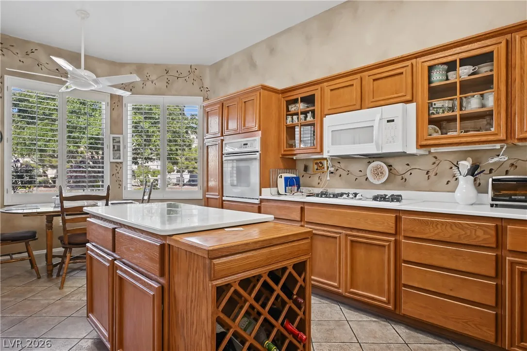 2128 Sun Cliffs Street — photo 5