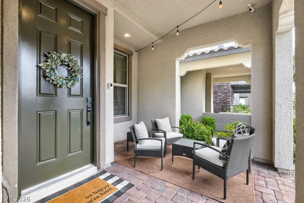 11689 Emerald Lake Avenue — photo 3
