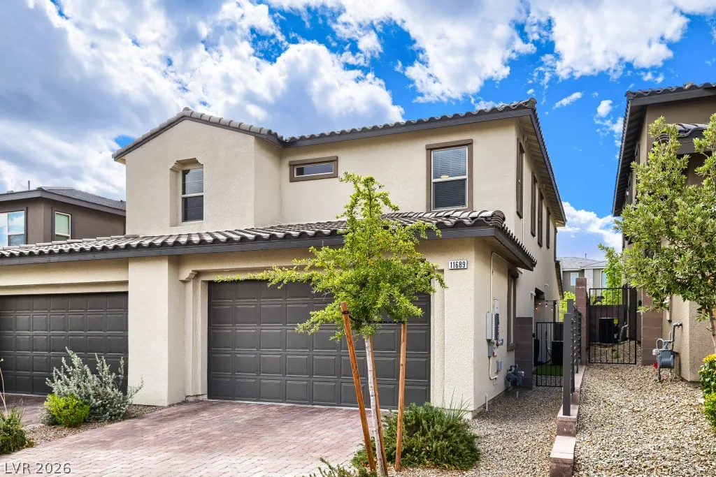 11689 Emerald Lake Avenue — photo 4