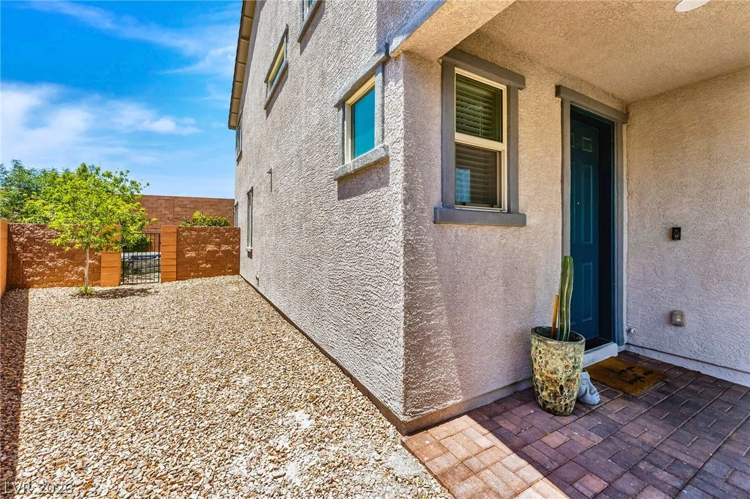 5981 Smith Valley Road — photo 4