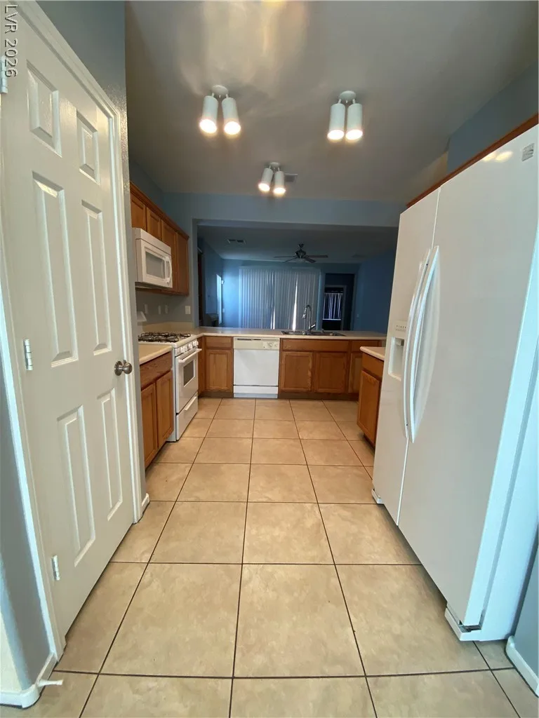 7242 Platinum Creek Street — photo 5