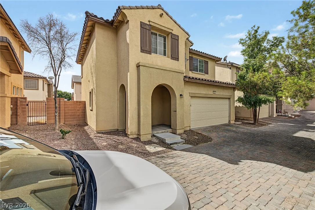 1239 Appaloosa Hills Avenue — photo 3