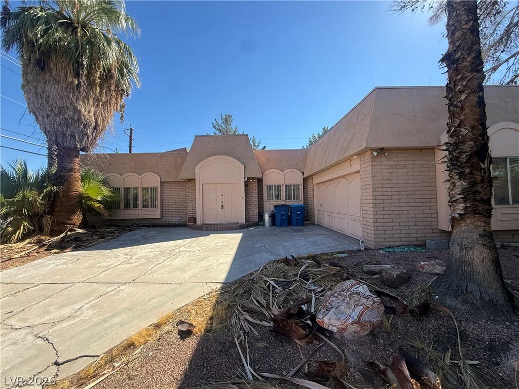 1747 East Desert Inn Road — photo 1