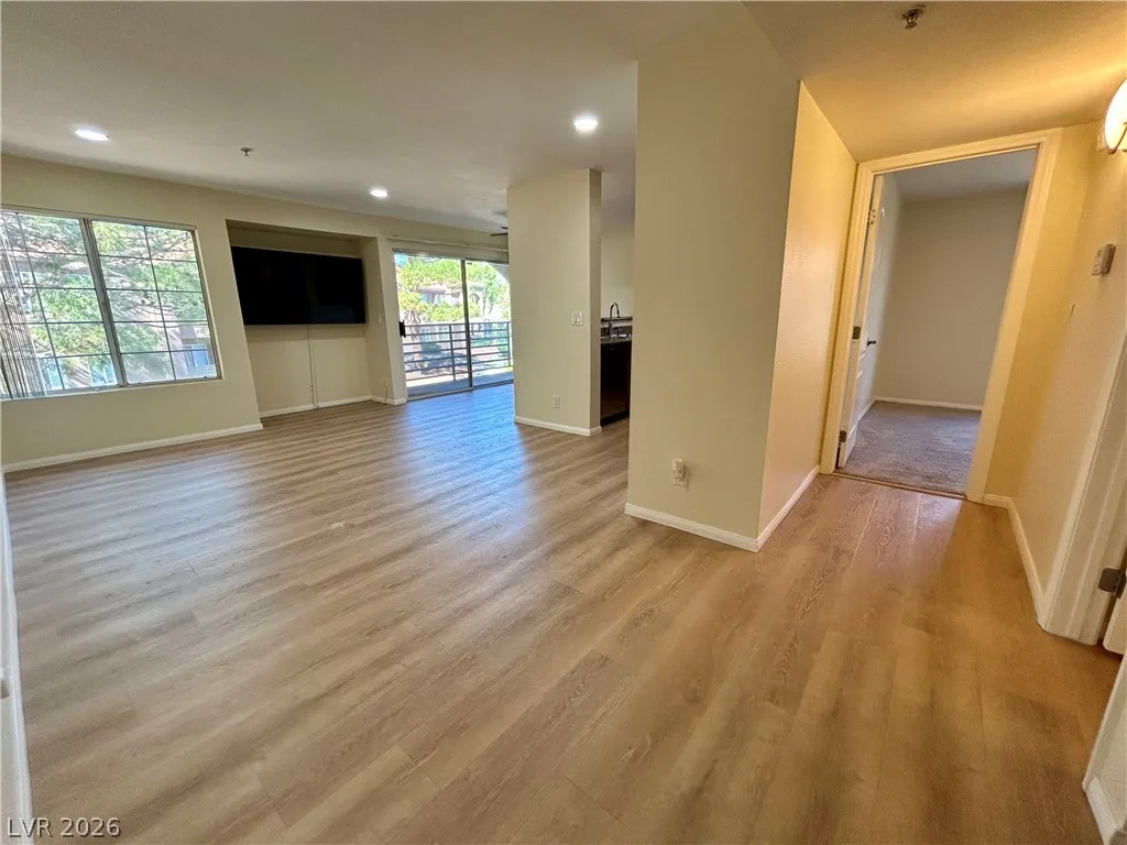 2101 Sealion Drive 205 — photo 2
