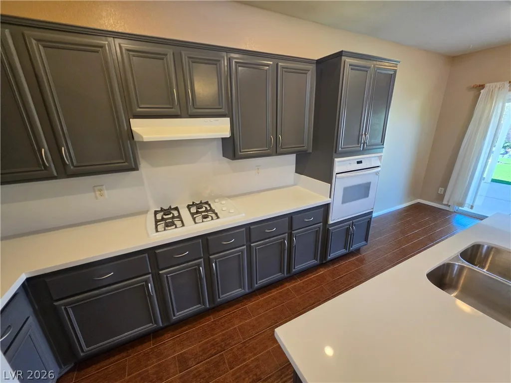 209 Opera House Street — photo 4
