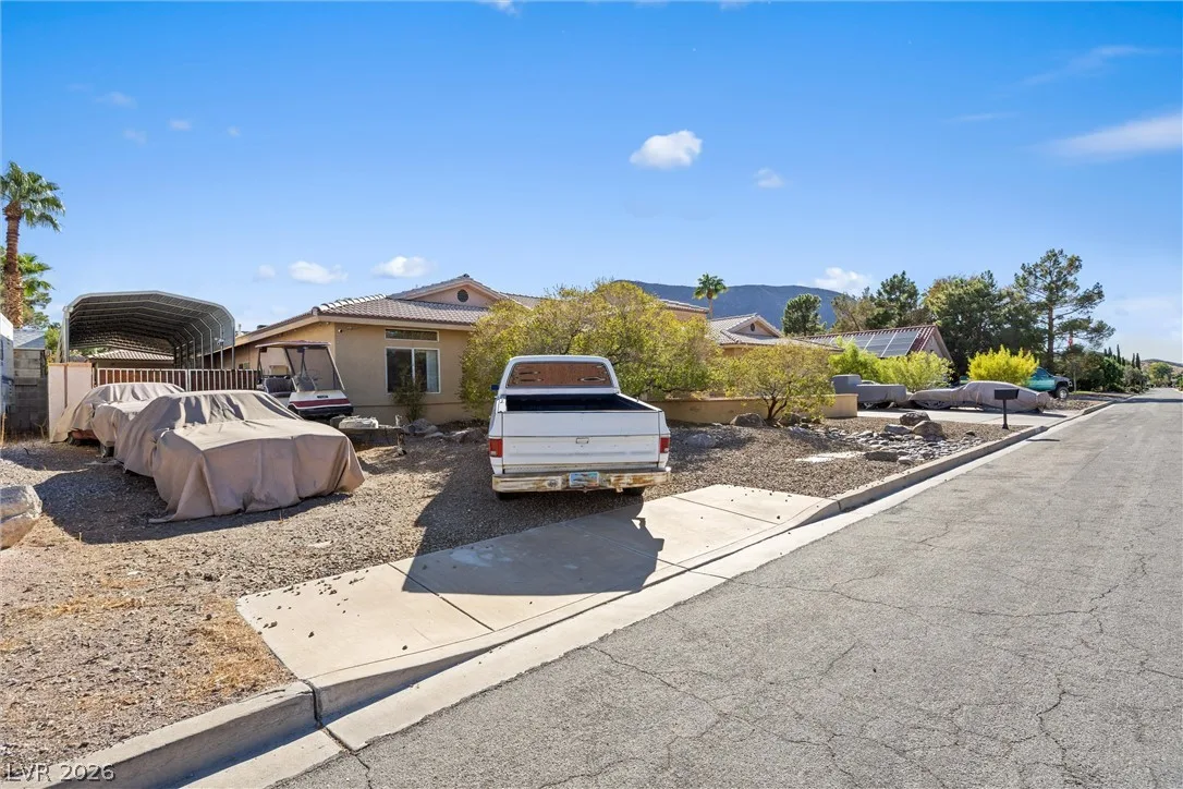 211 West Highland Drive — photo 4