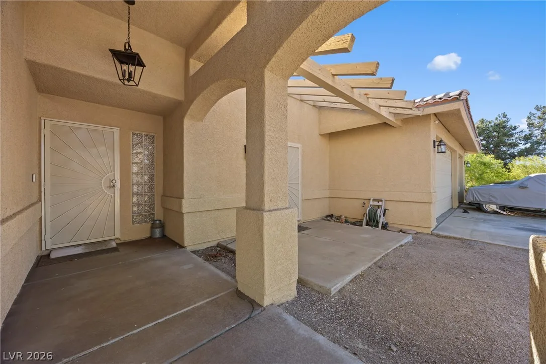 211 West Highland Drive — photo 5
