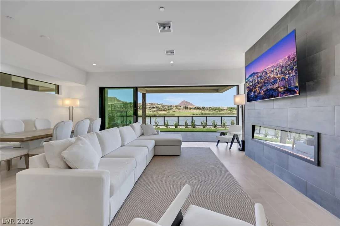 66 Lakefront Drive — photo 1