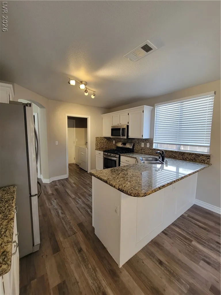 8218 Tone Street — photo 4