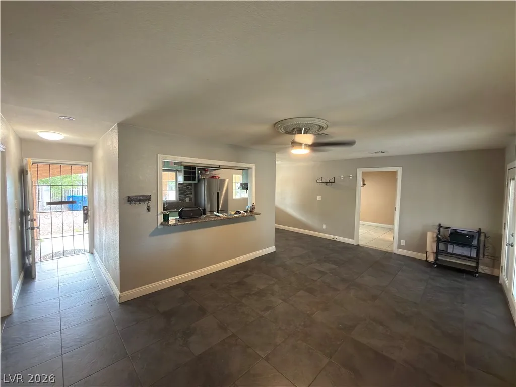1025 Villa Circle — photo 3
