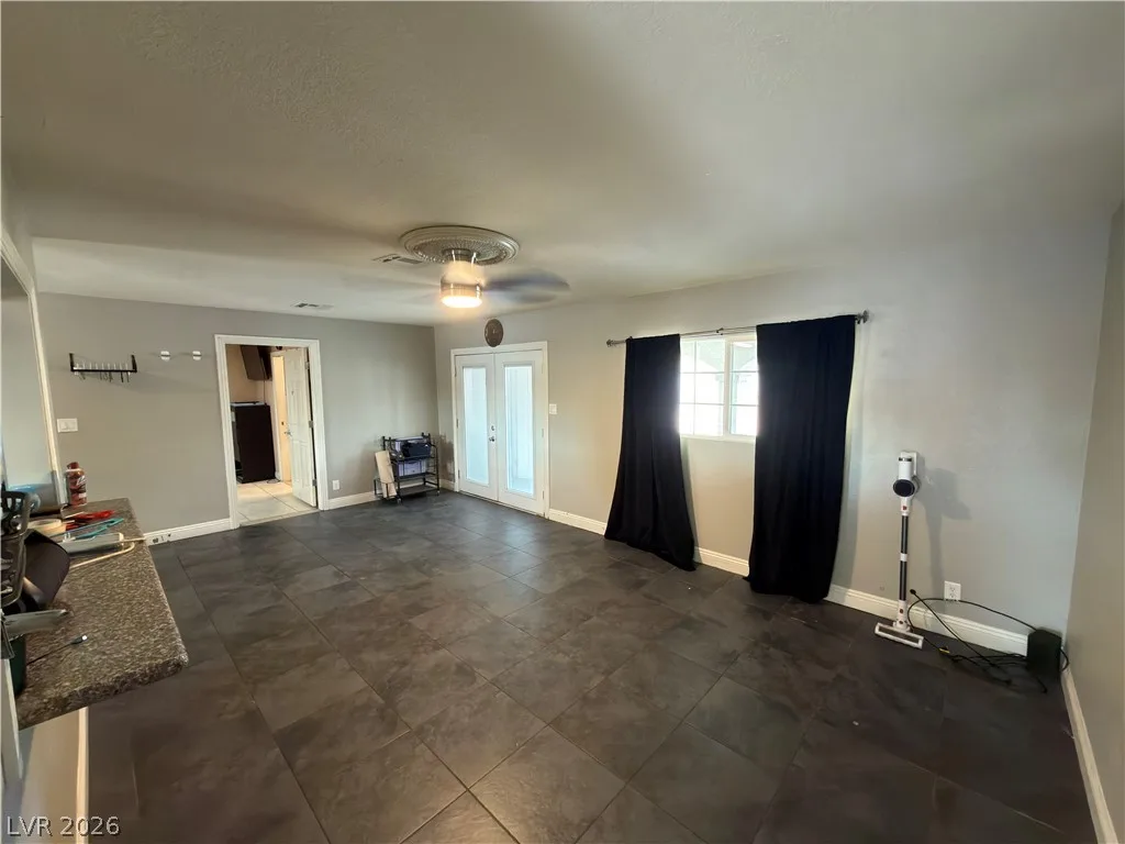 1025 Villa Circle — photo 4