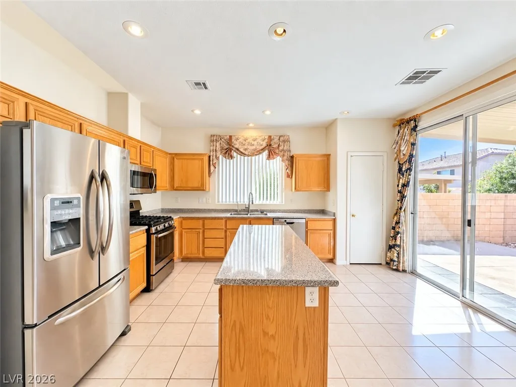 8443 Indigo Harbor Avenue — photo 5