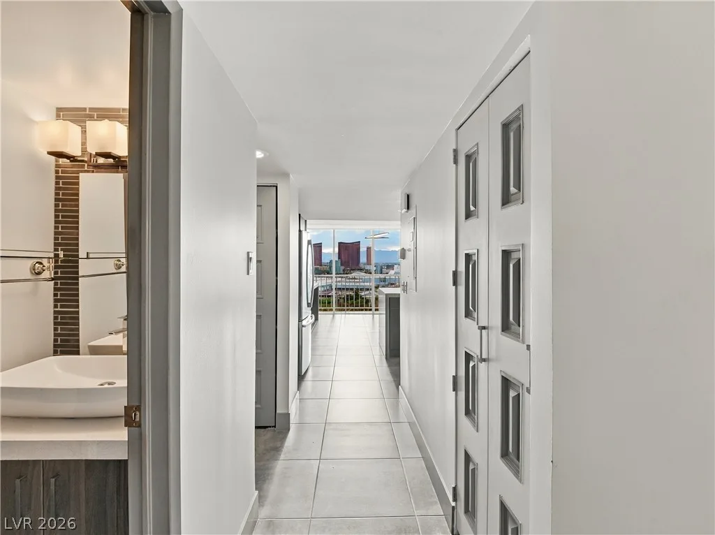 3111 Bel Air Drive 24A — photo 2