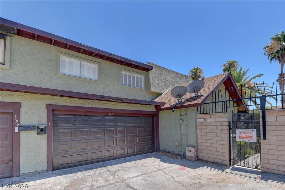 4441 Sirius Avenue — photo 2
