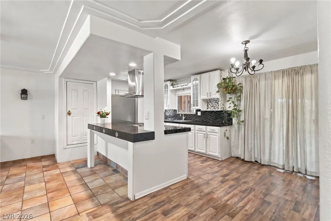 2828 Willoughby Avenue — photo 3