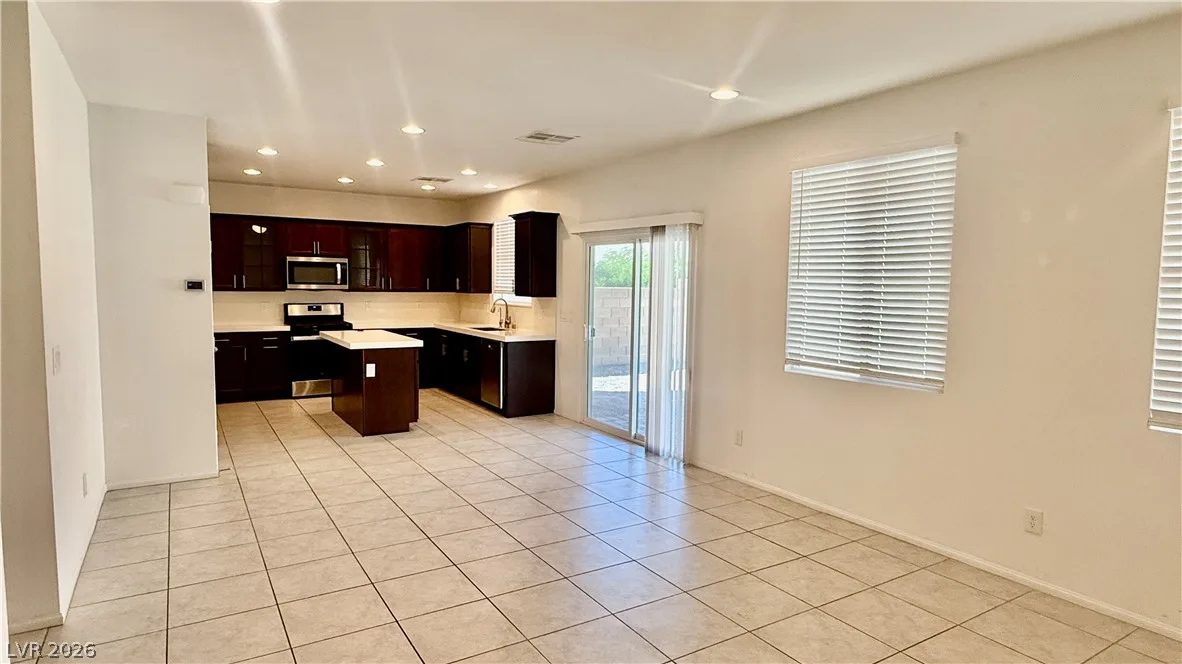 2126 Mystic Wave Road — photo 2