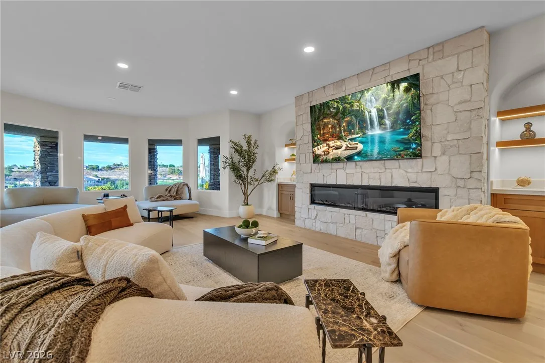 2734 Cherrydale Falls Drive — photo 1