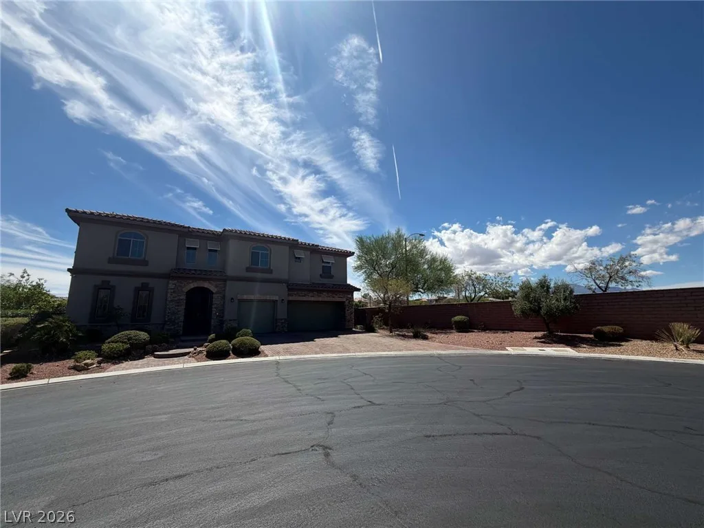 8393 Bella Famiglia Avenue — photo 2