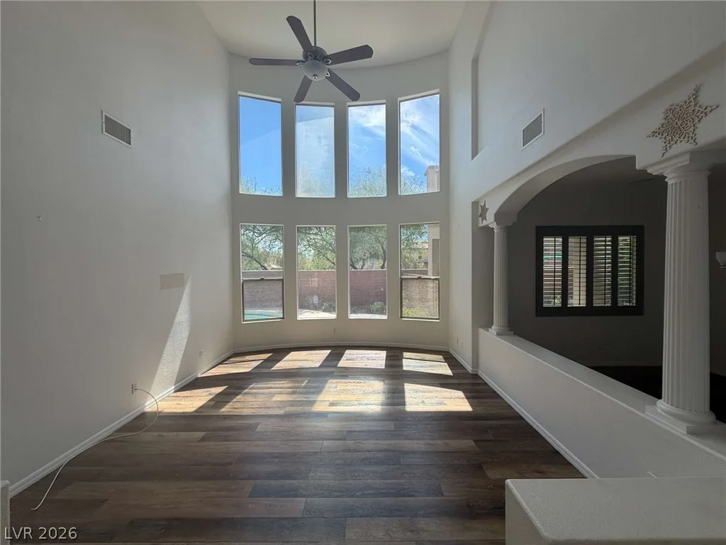 8393 Bella Famiglia Avenue — photo 3