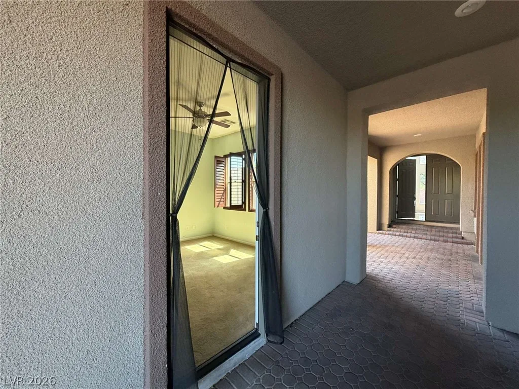 8393 Bella Famiglia Avenue — photo 4