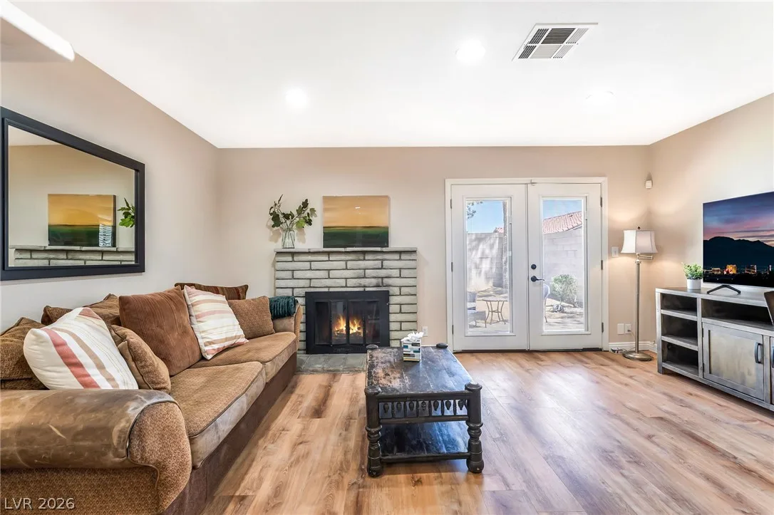3942 Avocado Drive — photo 2