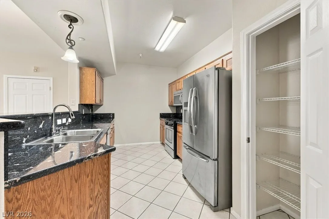 5855 Valley Drive 1017 — photo 4