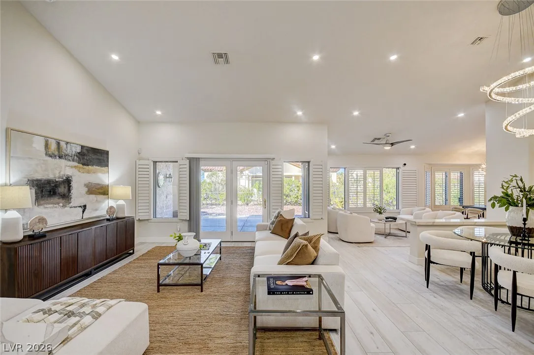 10044 Woodhouse Drive — photo 4