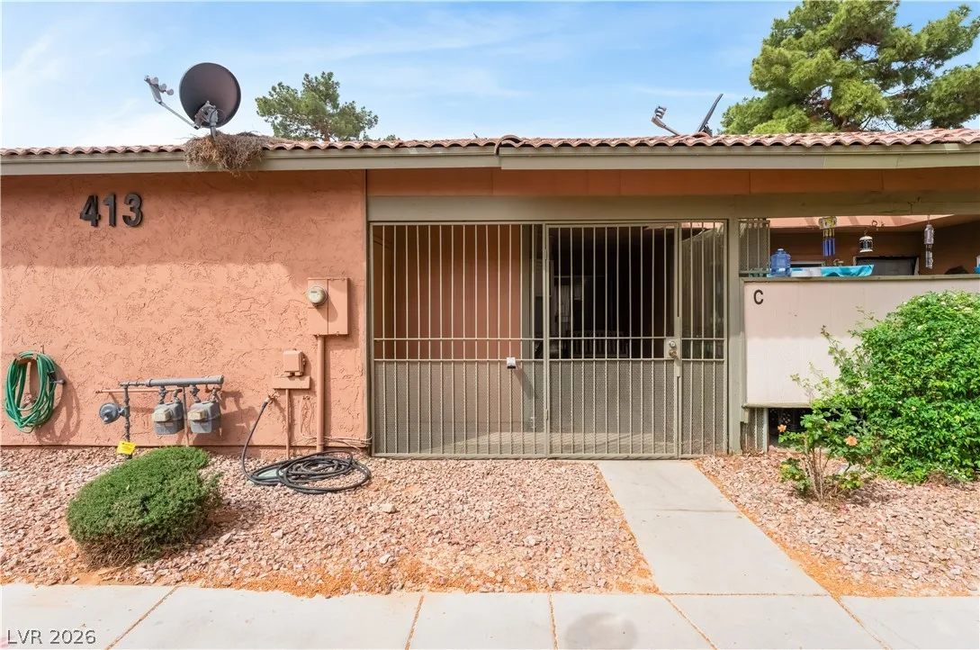 413 North Lamb Boulevard C — photo 1