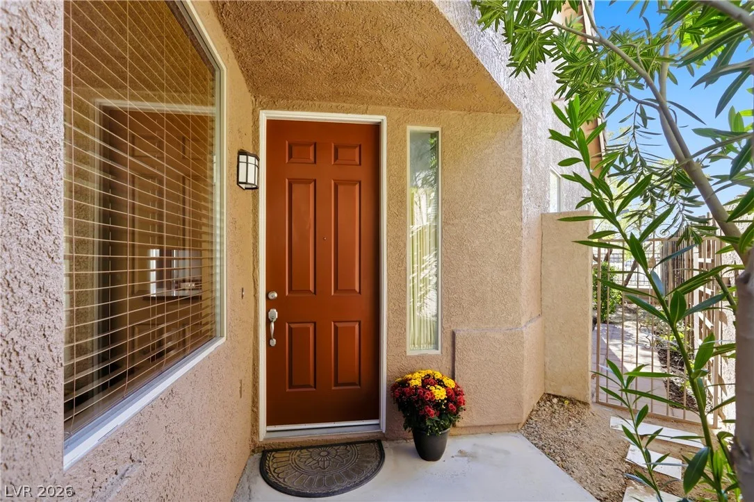 395 Cascade Mist Avenue — photo 2