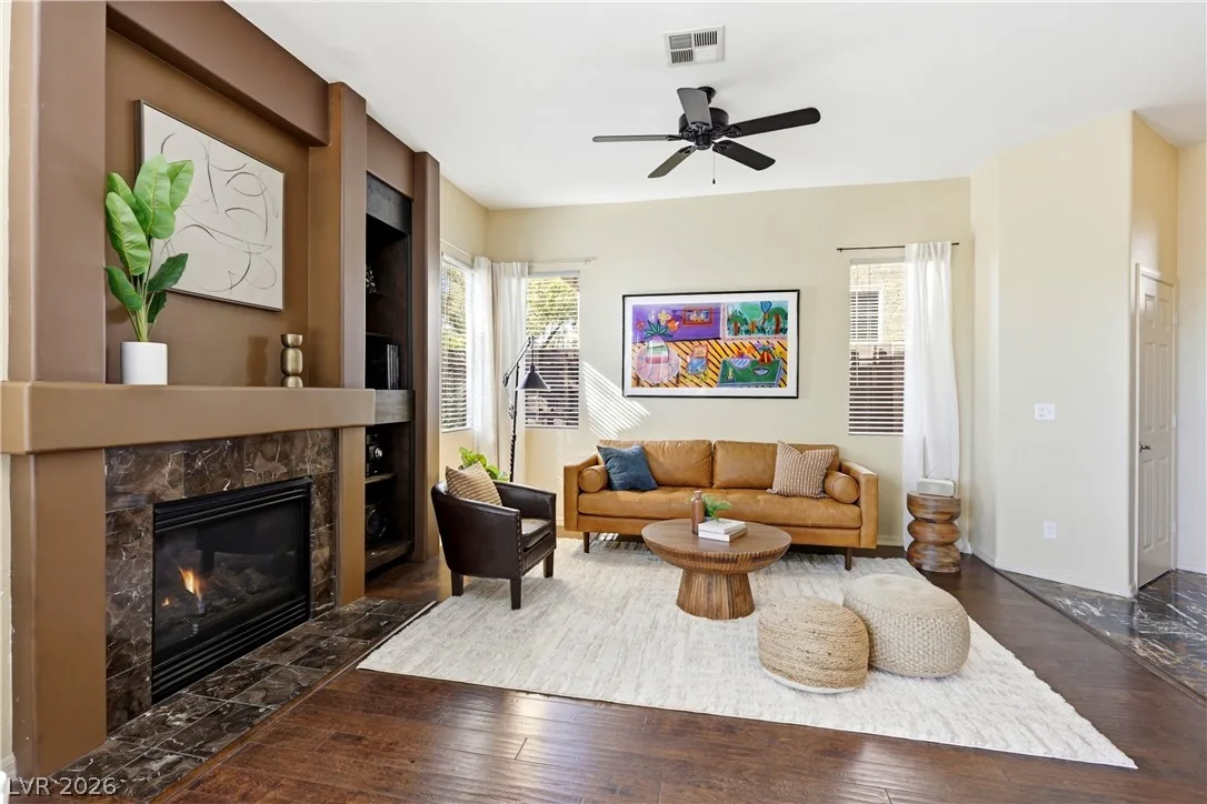 395 Cascade Mist Avenue — photo 4