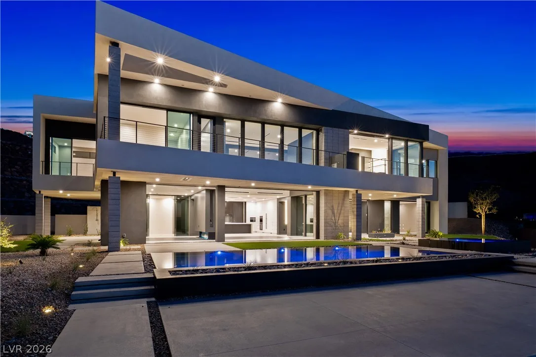 25 Boulderback Drive — photo 1