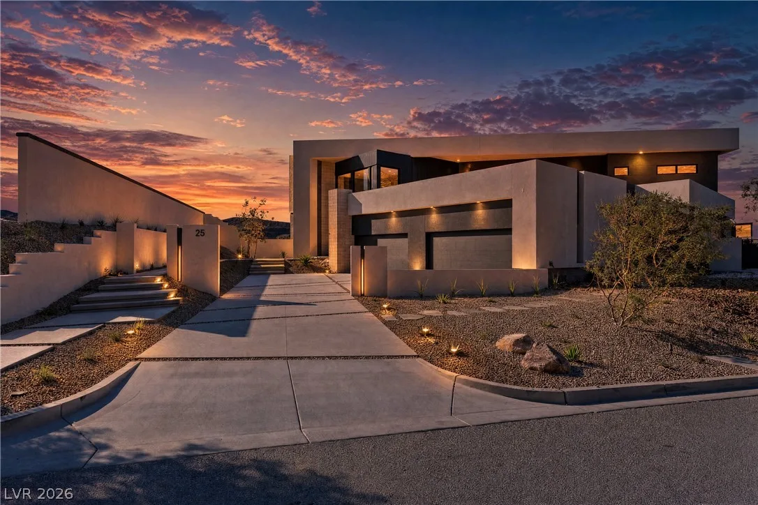 25 Boulderback Drive — photo 2