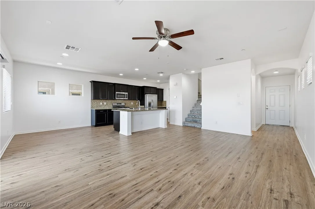 1122 Bradley Bay Avenue — photo 5