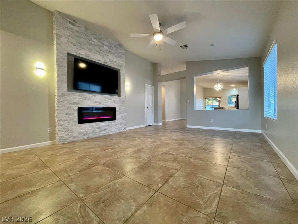 1860 Stablegate Avenue — photo 4