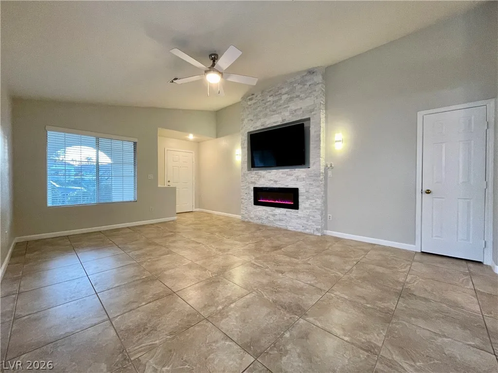 1860 Stablegate Avenue — photo 5