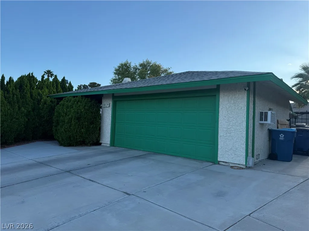 5829 Halfmoon Way — photo 2