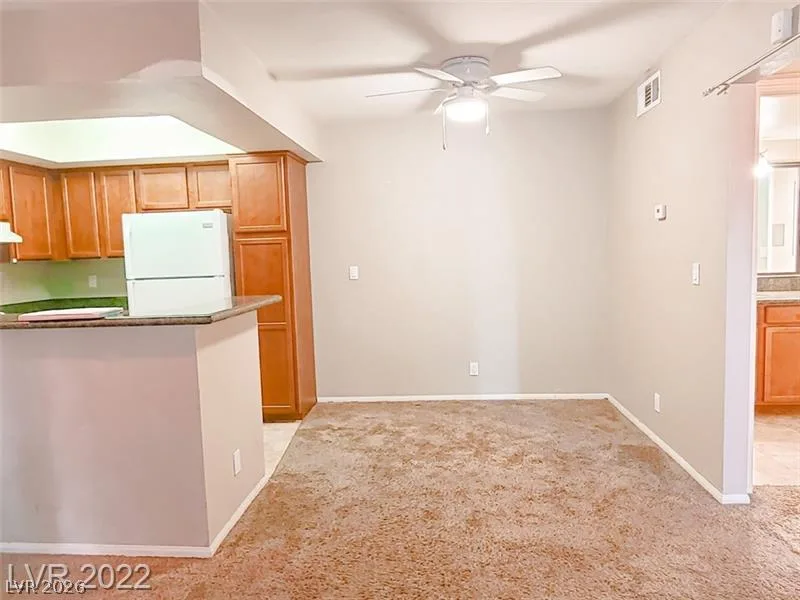 1455 East Katie Avenue E14 — photo 3