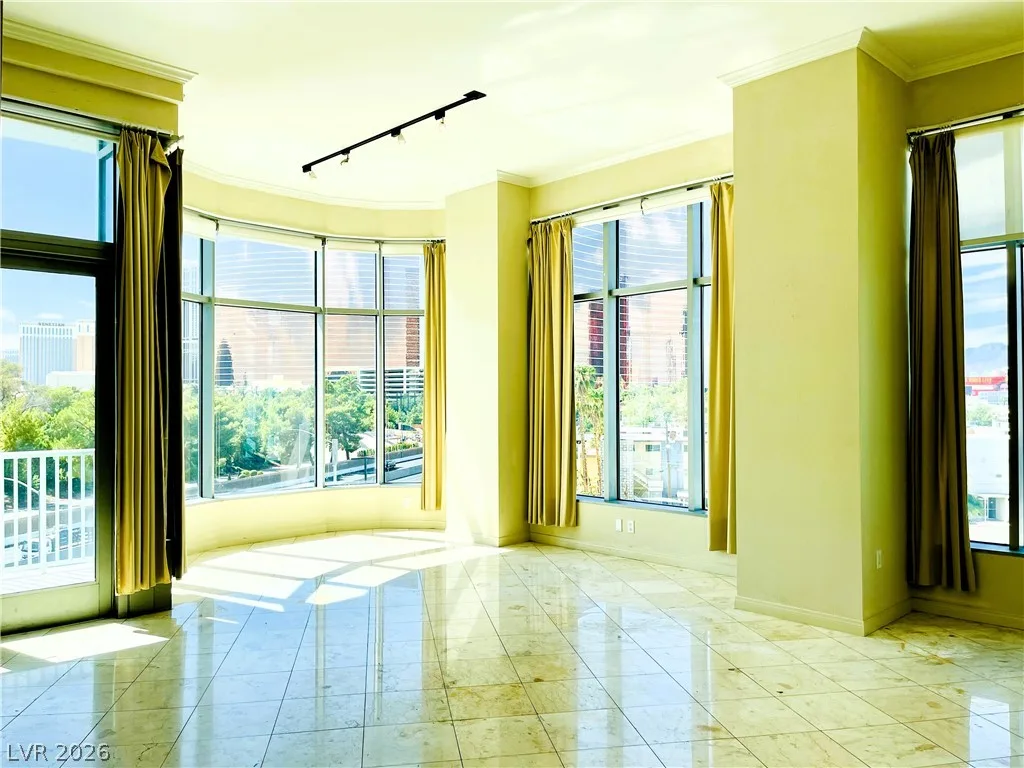 360 East Desert Inn Road 507 — photo 3