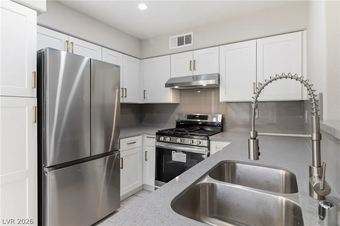 3144 Tarpon Drive 204 — photo 1