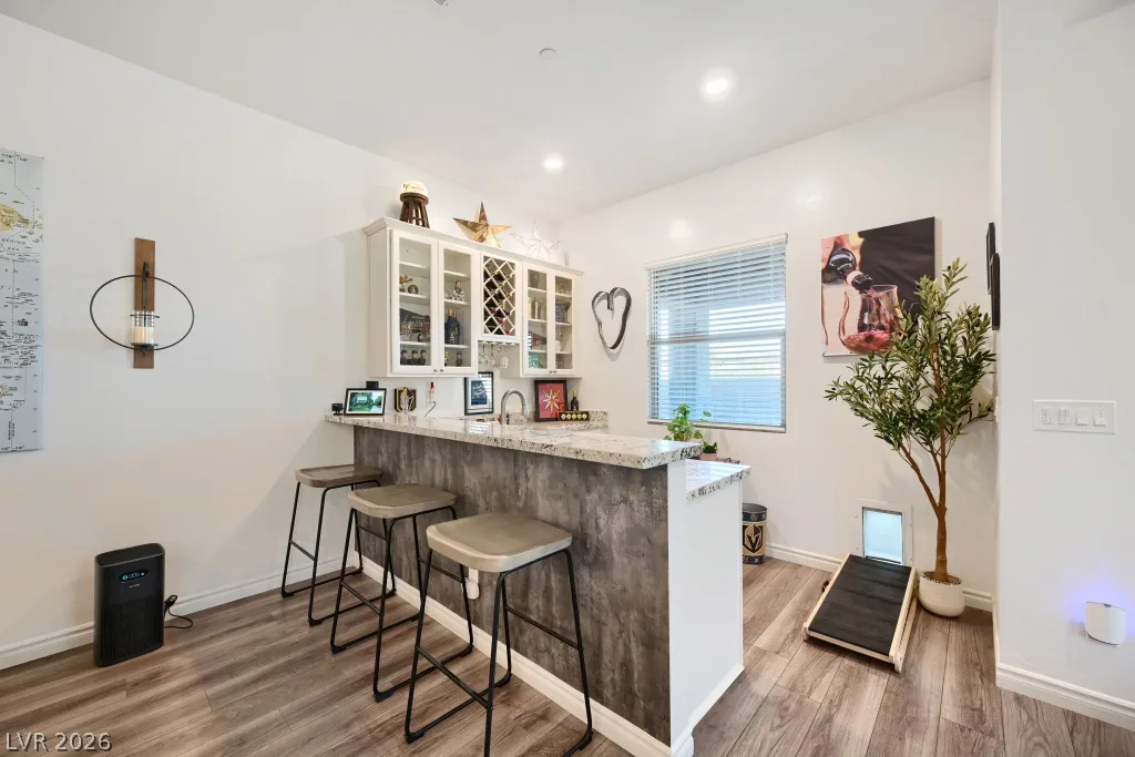 752 Dorsey Falls Street — photo 4