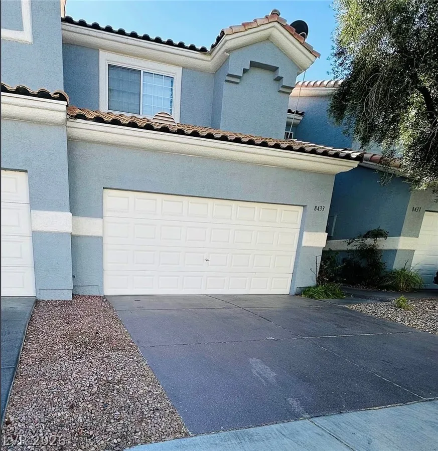 8433 Pacific Fountain Avenue — photo 3