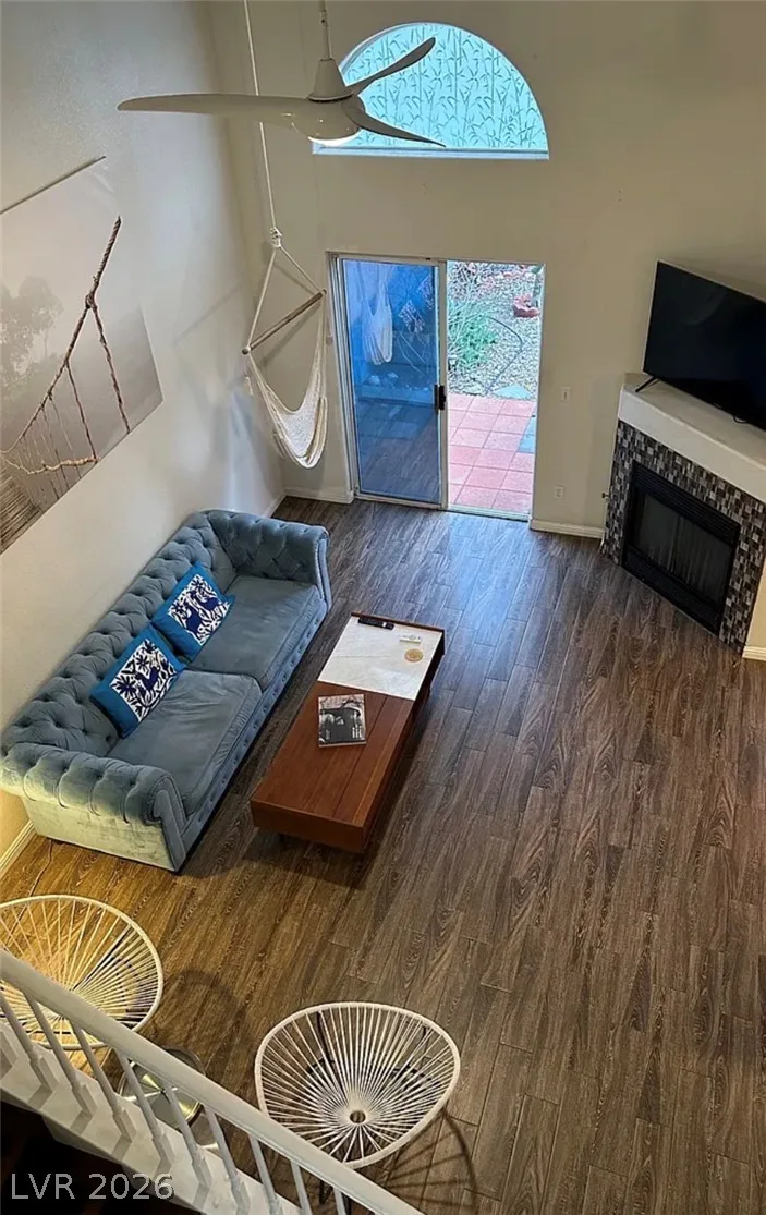 8433 Pacific Fountain Avenue — photo 4