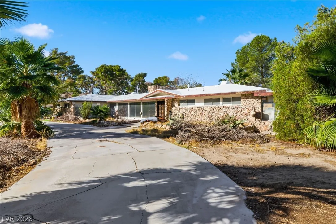 5517 Oak Street — photo 4