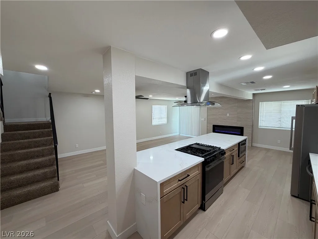 500 Grimsby Avenue — photo 5
